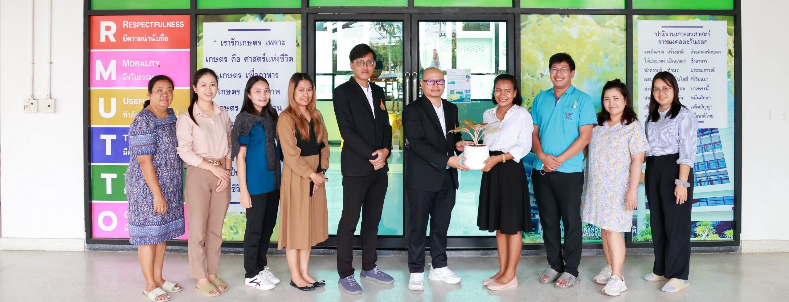 วิทยากรการอบรมพัฒนา Website และ Facebook ให้แก่บุคลากรและเจ้าหน้าที่ของคณะเกษตรศาสตร์และทรัพยากรธรรมชาติ วันพฤหัสบดีที่ 6 กุมภาพันธ์ 2568