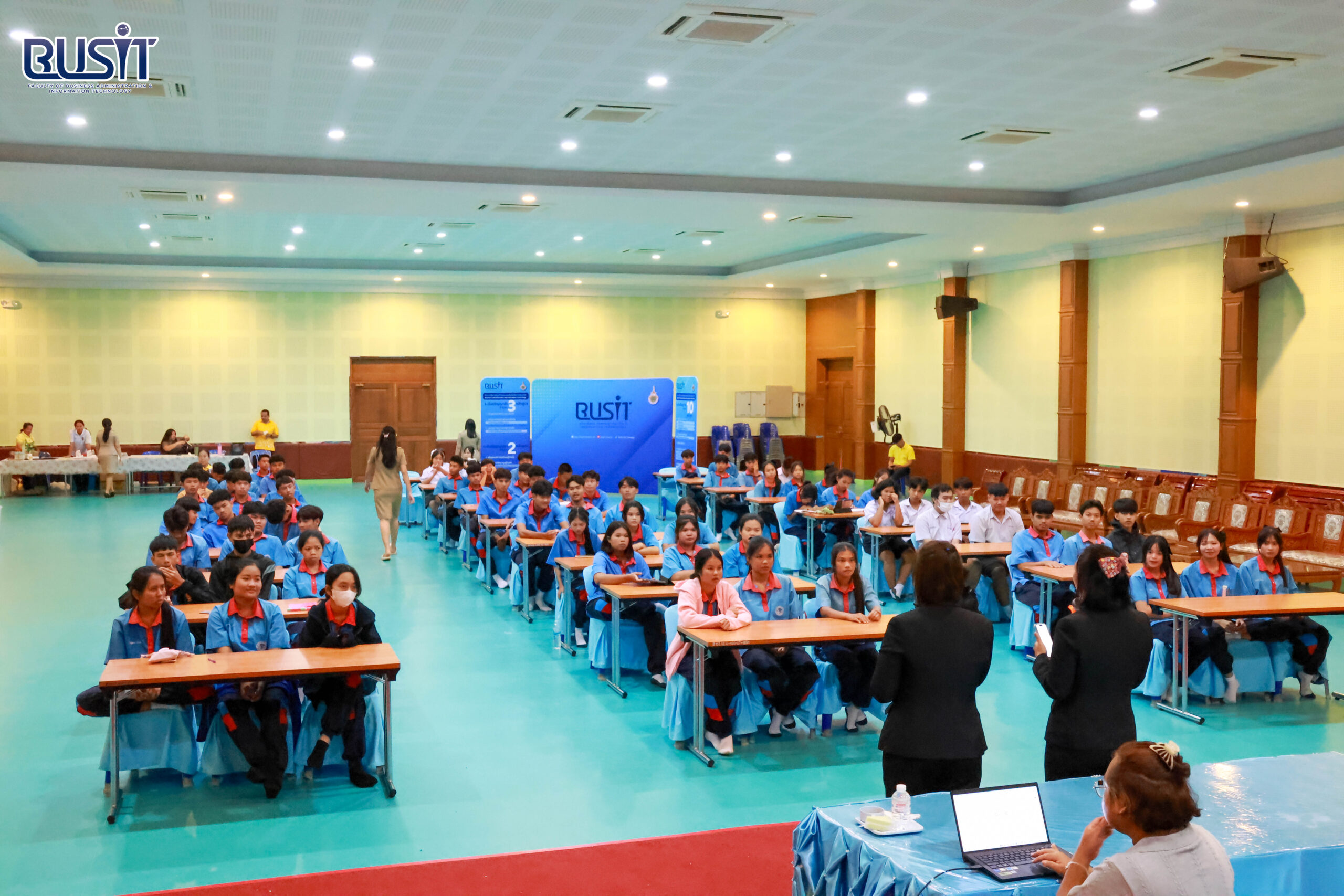 โครงการพัฒนาความรู้และทักษะการเรียนการสอนยุคดิจิทัล กิจกรรมที่ 1: กิจกรรมอบรมเชิงปฏิบัติการ “พัฒนาสื่อการสอนสำหรับครูในยุคดิจิทัล” ณ โรงเรียนสวนป่าเขาชะอางค์ อ.บ่อทอง จ.ชลบุรี วันจันทร์ที่ 25 สิงหาคม 2568