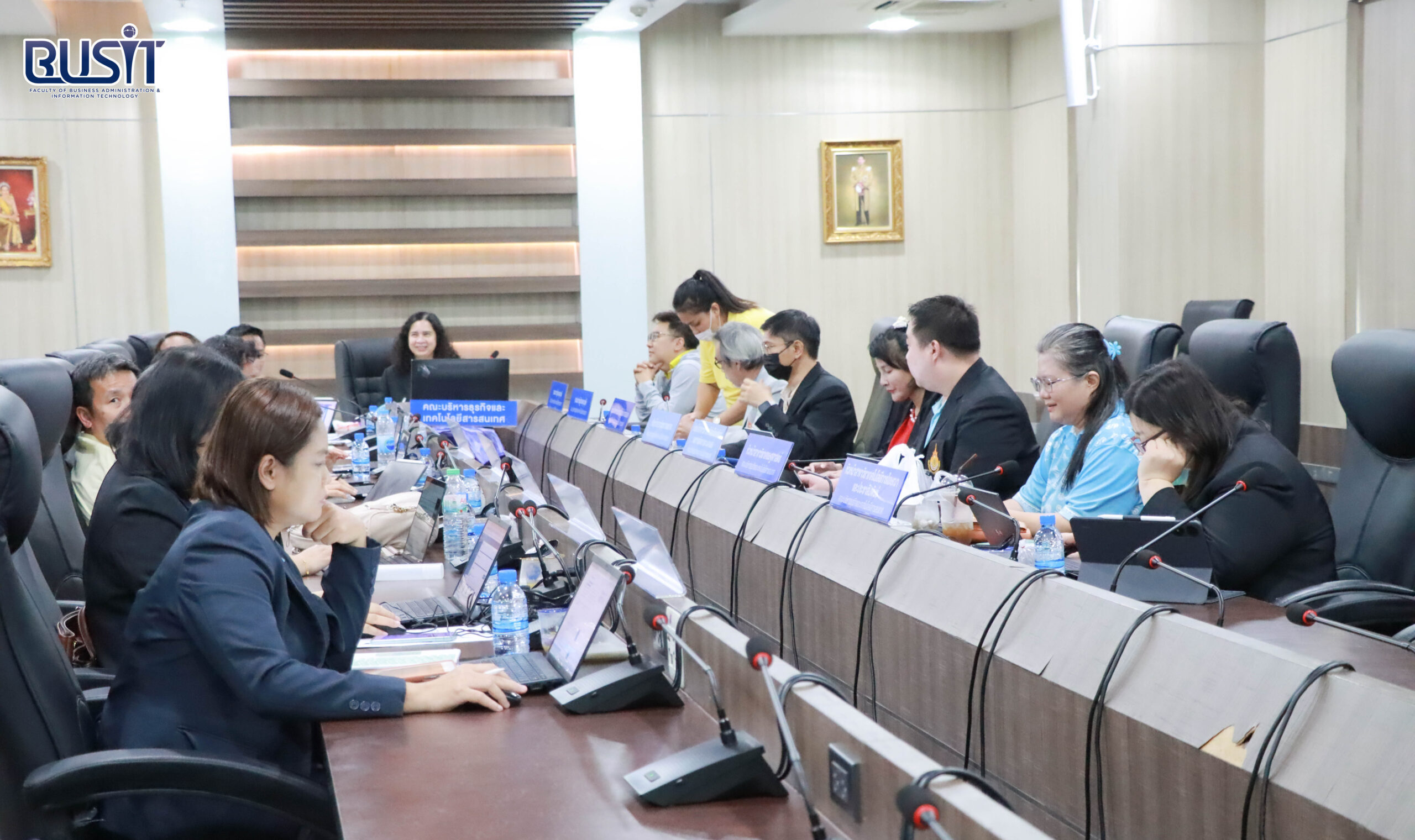 การประชุมคณะกรรมการประจำคณะบริหารธุรกิจและเทคโนโลยีสารสนเทศ ครั้งที่ 9/2568 วันที่ 22 กันยายน 2568