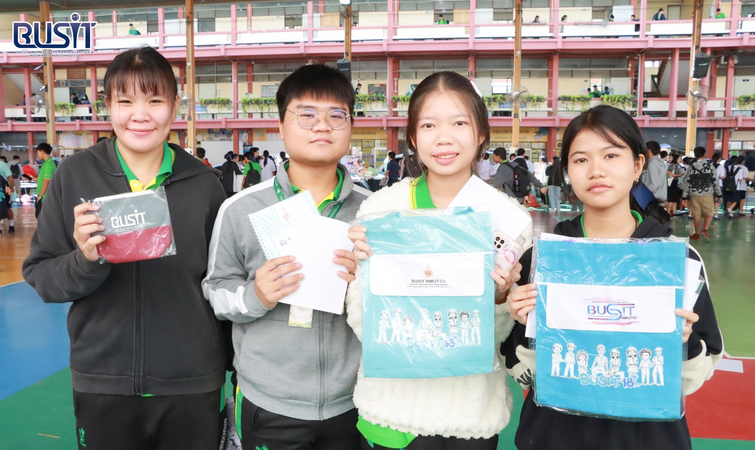 แนะแนวการศึกษาต่อ โครงการ “เด็กเล่น เด็กเรียน Play & Learn 2025” สร้างสรรค์เนื้อหาเพื่ออนาคต วันศุกร์ที่ 21 พฤศจิกายน 2568 ณ โรงเรียนห้วยจรเข้วิทยาคม จังหวัดนครปฐม