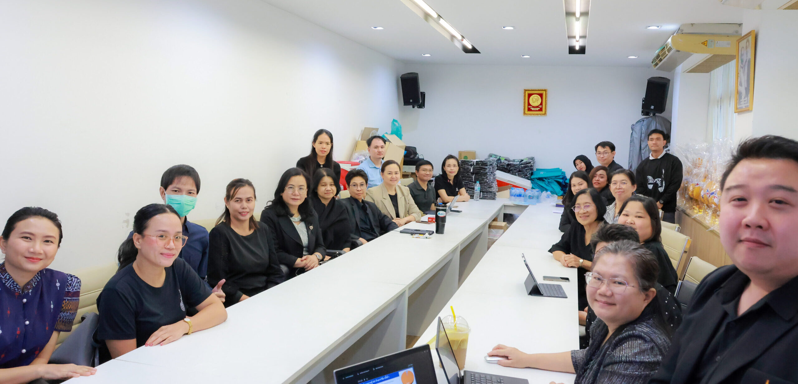 ประชุมการแลกเปลี่ยนเรียนรู้ ครั้งที่ 1 การจัดการความรู้ (KM) ด้านการวิจัย ประจำปีการศึกษา 2568 วันจันทร์ที่ 8 ธันวาคม 2568 ณ ห้องประชุมประกายเพชร อาคาร 8 ชั้น 4 เขตพื้นที่จักรพงษภูวนารถ