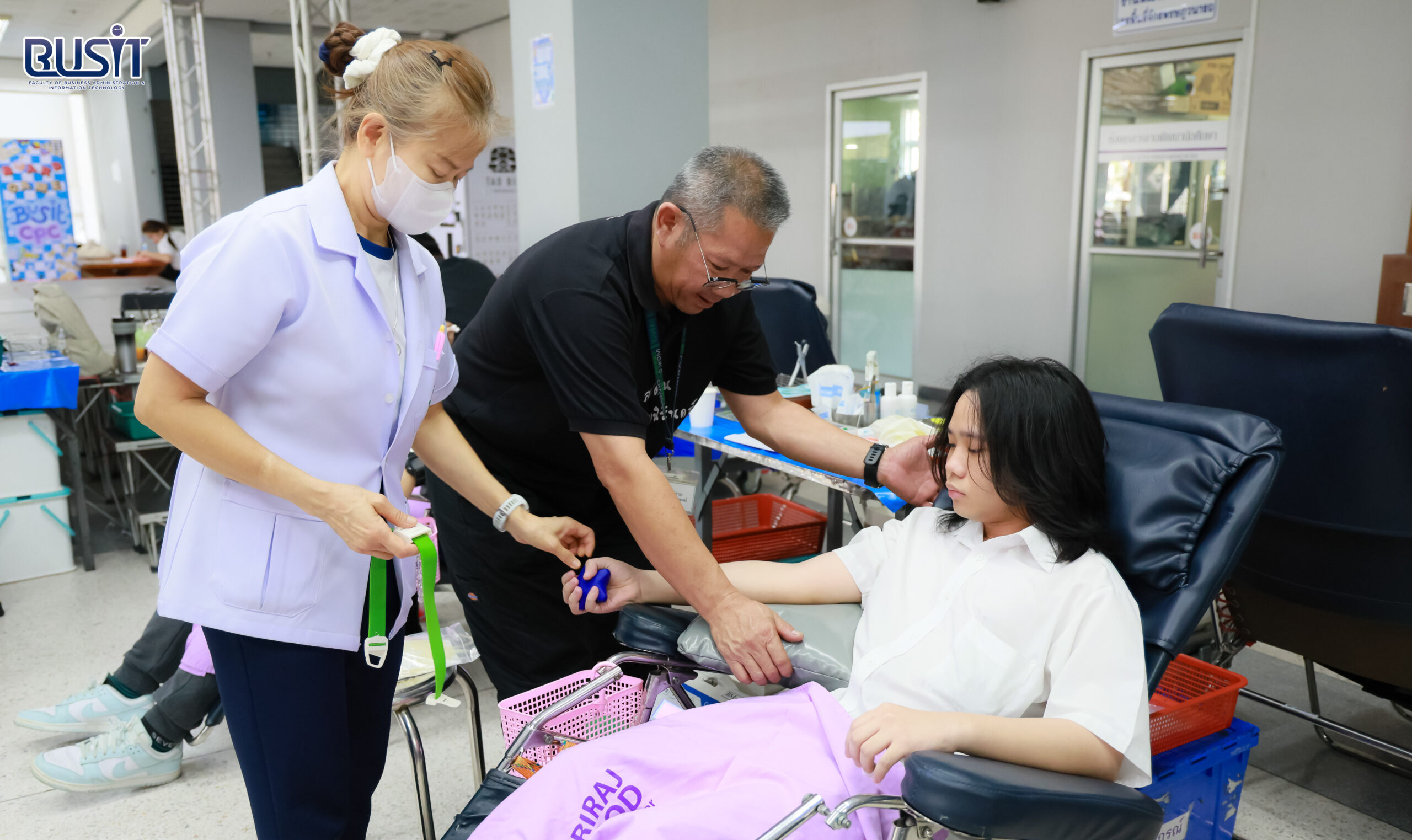 กิจกรรมบริจาคโลหิต เพื่อถวายเป็นพระราชกุศลแด่พระบาทสมเด็จพระเจ้าอยู่หัว เนื่องในโอกาสวันสถาปนามหาวิทยาลัยเทคโนโลยีราชมงคลตะวันออก วันพฤหัสบดีที่ 19 กุมภาพันธ์ 2569 ณ อาคาร 6 ชั้น 1 เขตพื้นที่จักรพงษภูวนารถ
