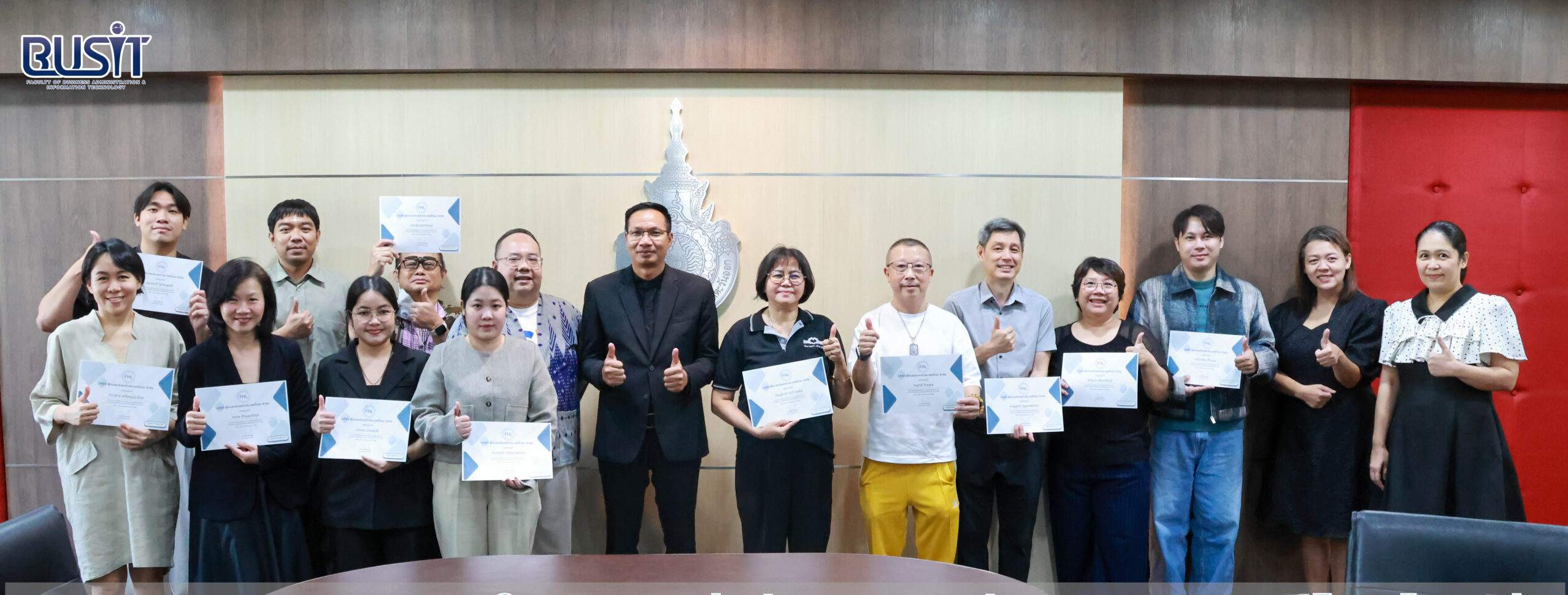 มอบเกียรติบัตรและแสดงความยินดีแก่ผู้สำเร็จการอบรมหลักสูตรเชฟอาหารไทยมืออาชีพ (Master Thai Chef Program) วันที่ 3 สิงหาคม 2569 ณ ห้องประชุมภูวนารถ อาคาร 9 ชั้น 3 เขตพื้นที่จักรพงภูวนารถ